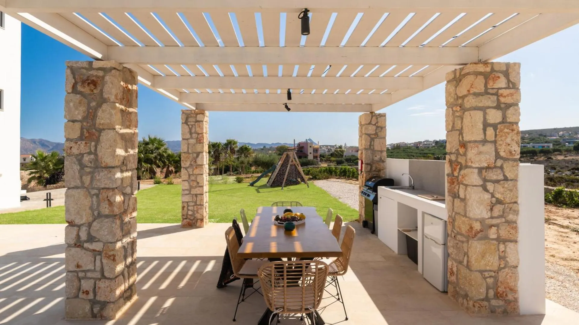 חאניה Tholaria Villa יוון